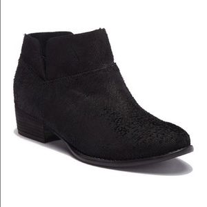 Seychelles Snare bootie (black)